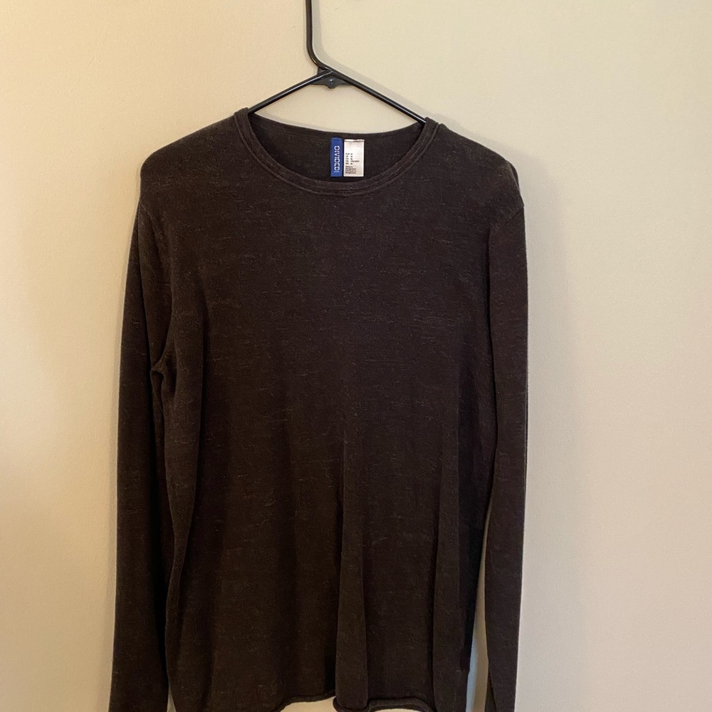 Long sleeve thermal-material shirt